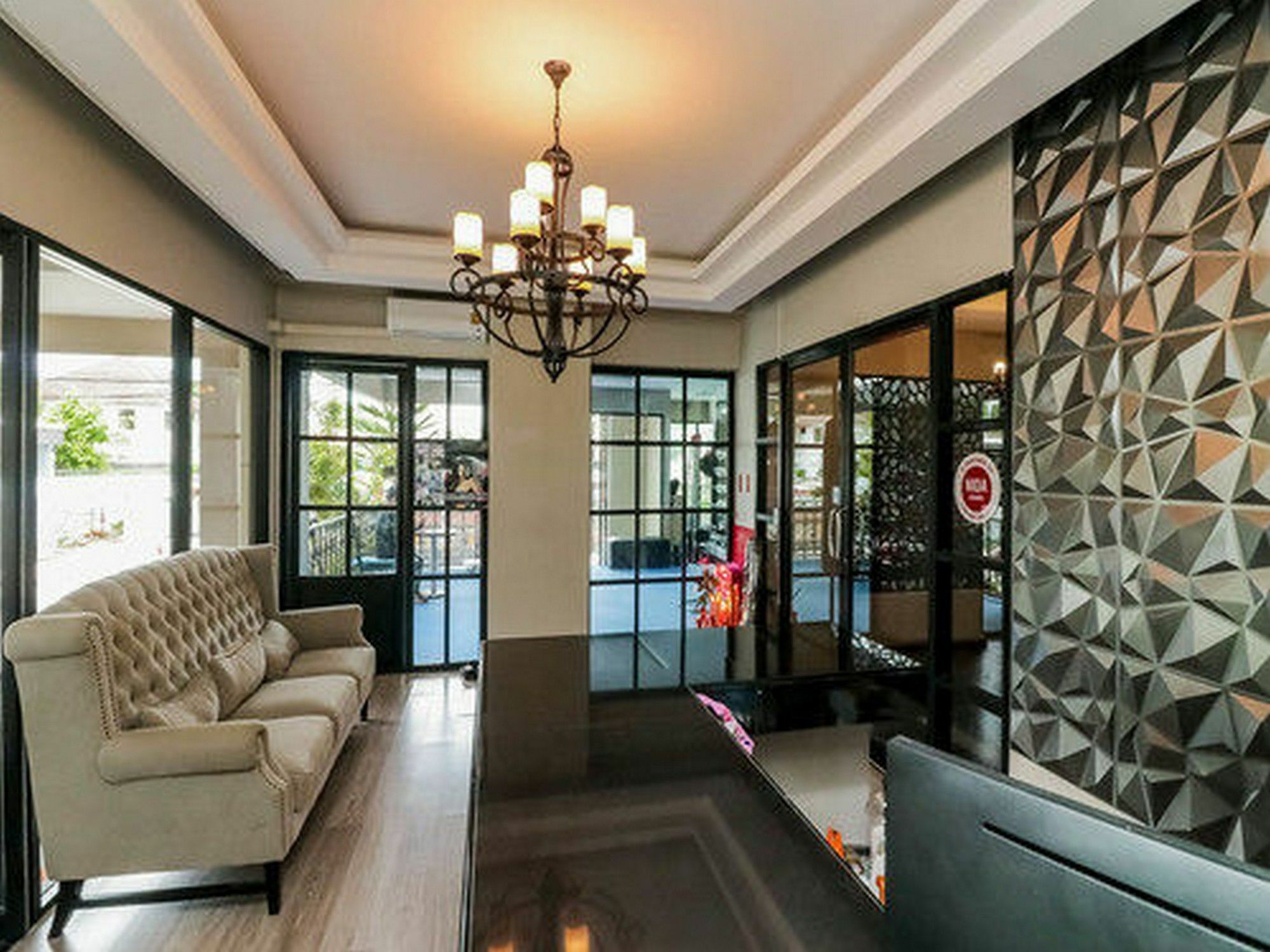 Marisa Residence Бангкок Экстерьер фото